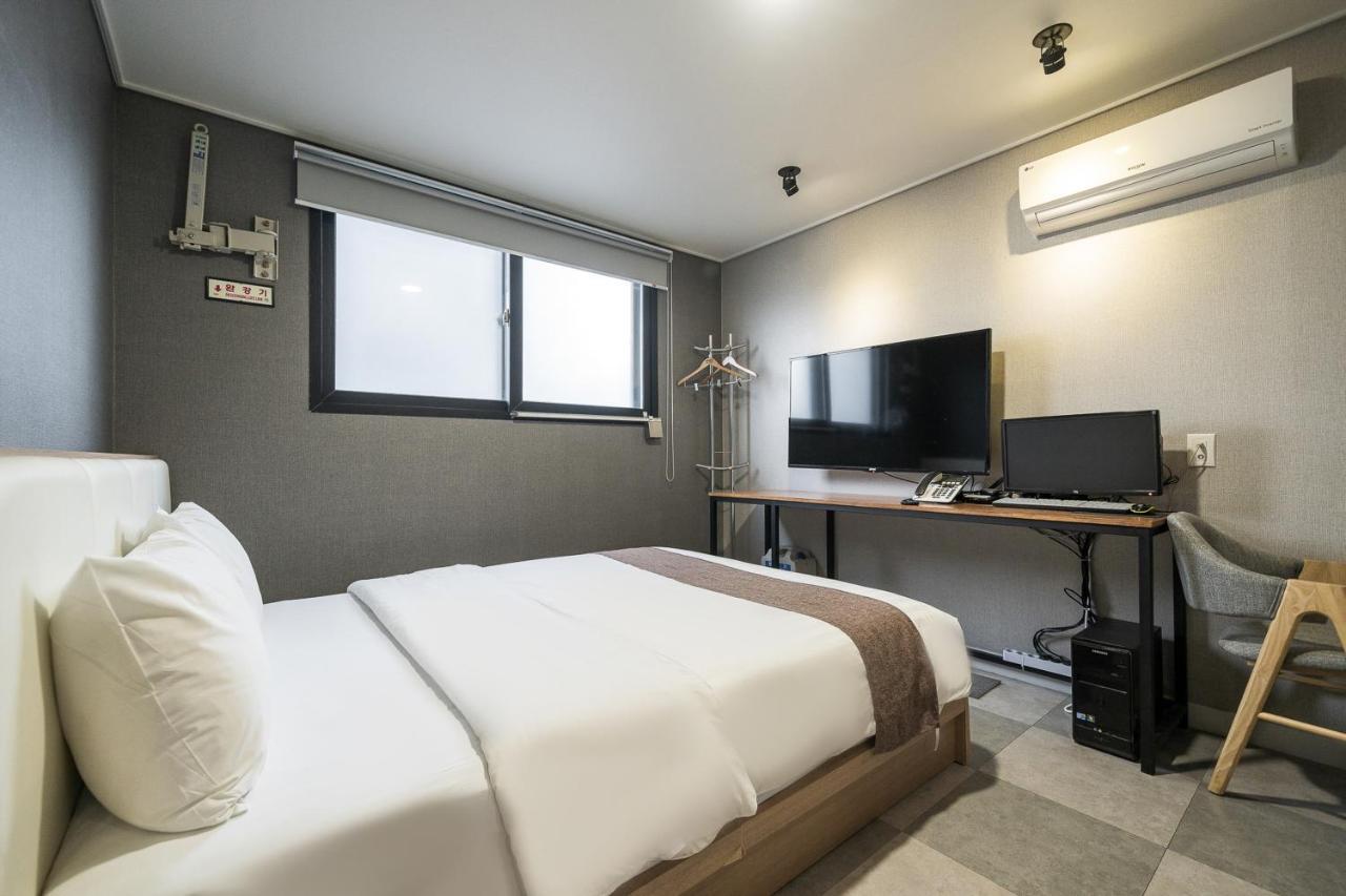Malu Hotel Сувон Екстериор снимка